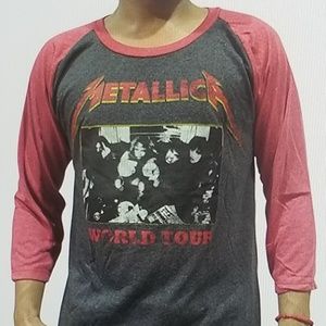 Mens large metallica baseball tee